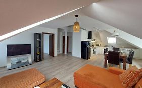 Utulny Apartman V Bratislava 4